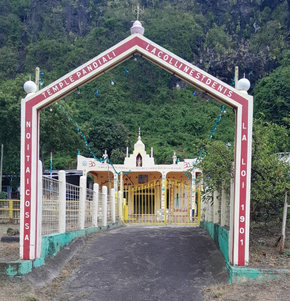 temple tamoul Pandialé bas la riviere saint denis